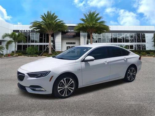 2018 Buick Regal Sportback Essence