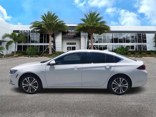 2018 Buick Regal Sportback Essence