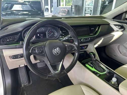 2018 Buick Regal Sportback Essence