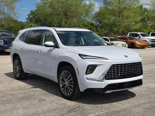 iridescent white tricoat 2026 Buick Enclave Avenir FWD