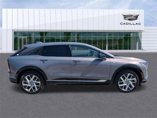 2025 Cadillac OPTIQ Luxury