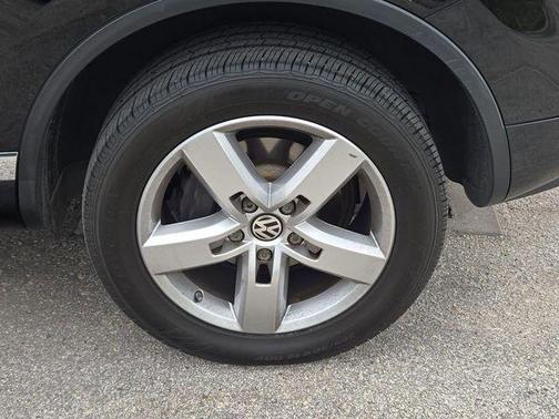 2013 Volkswagen Touareg VR6 Lux