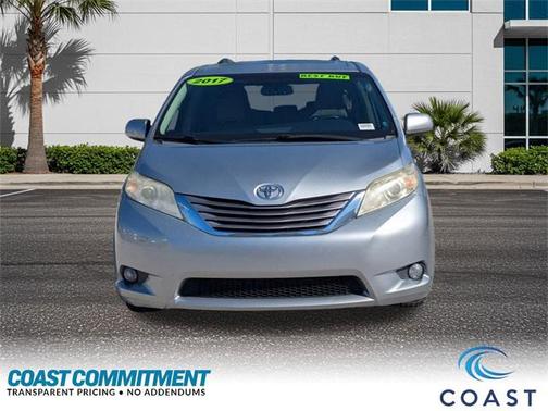 2017 Toyota Sienna XLE