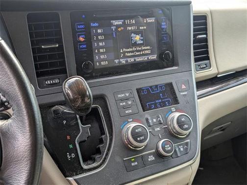 2017 Toyota Sienna XLE