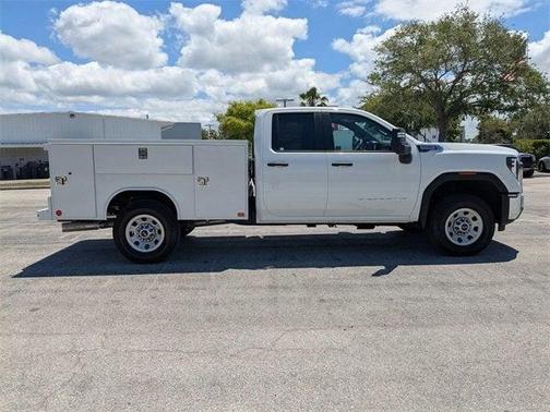 2025 GMC Sierra 3500 Base