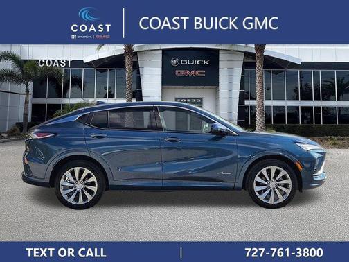 Ocean Blue Metallic 2026 Buick Envista Avenir FWD