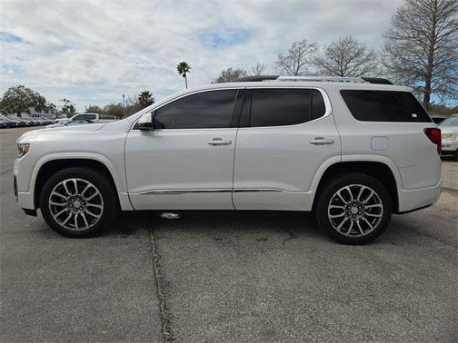 2023 GMC Acadia Denali