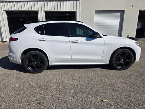 2022 Alfa Romeo Stelvio Ti