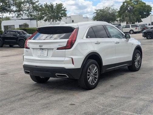 2025 Cadillac XT4 Premium Luxury