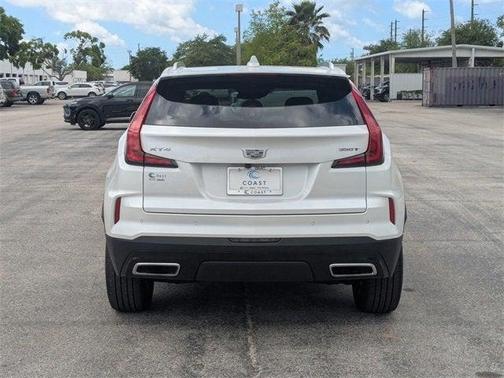 2025 Cadillac XT4 Premium Luxury