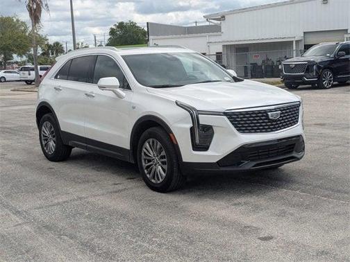 2025 Cadillac XT4 Premium Luxury