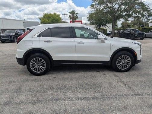 2025 Cadillac XT4 Premium Luxury