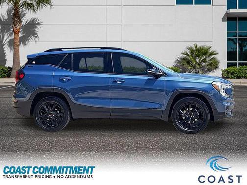 Downpour Metallic 2024 GMC Terrain SLT