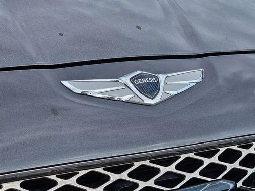 Makalu Gray 2022 Genesis G70 2.0T RWD
