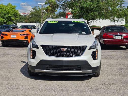 Crystal White Tricoat 2019 Cadillac XT4 Premium Luxury