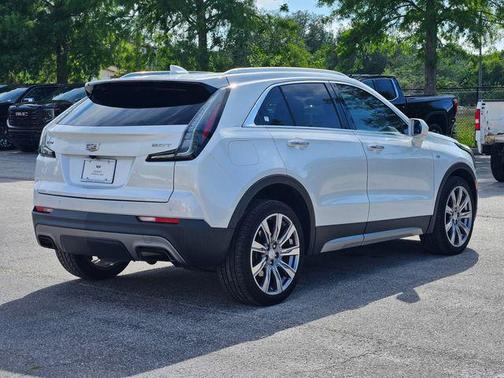 Crystal White Tricoat 2019 Cadillac XT4 Premium Luxury