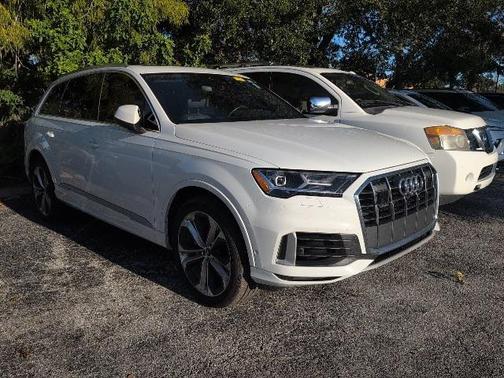 2022 Audi Q7 55 Premium Plus
