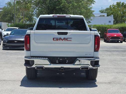 Summit White 2022 GMC Sierra 1500 SLT