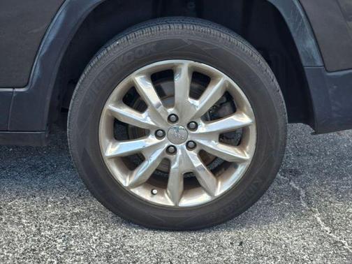 Granite Crystal Metallic Clearcoat 2015 Jeep Cherokee Limited