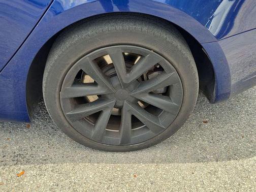 Deep Blue Metallic 2019 Tesla Model 3 Long Range