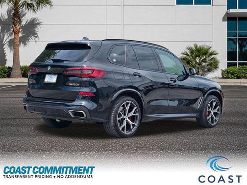 Black Sapphire Metallic 2022 BMW X5 M50i