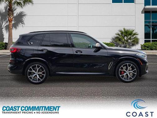 Black Sapphire Metallic 2022 BMW X5 M50i