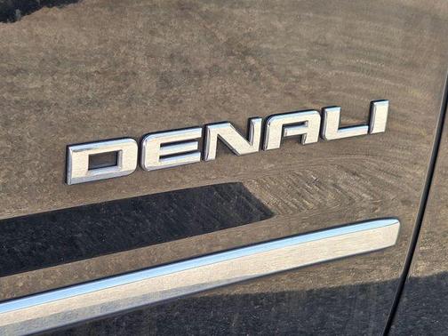 Onyx Black 2017 GMC Yukon XL Denali