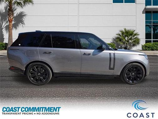 2025 Land Rover Range Rover P530 SE 7 Seat