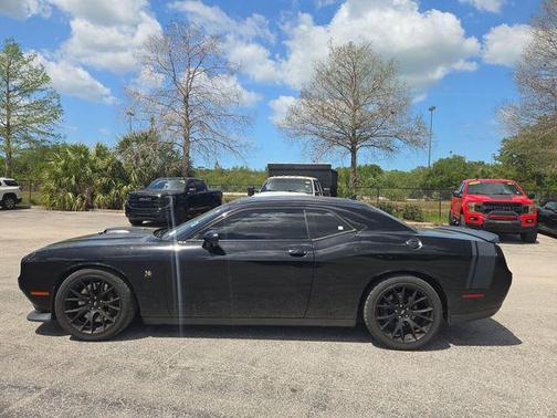 Pitch Black Clearcoat 2017 Dodge Challenger R/T 392