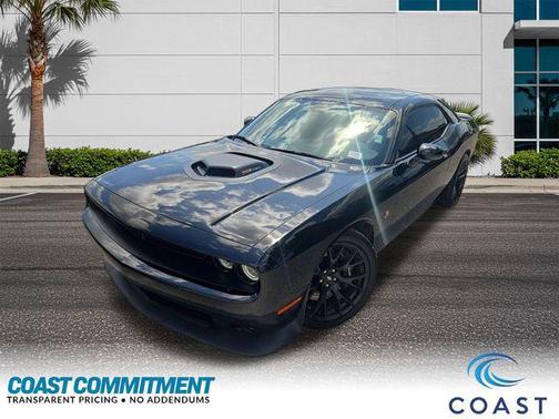 Pitch Black Clearcoat 2017 Dodge Challenger R/T 392