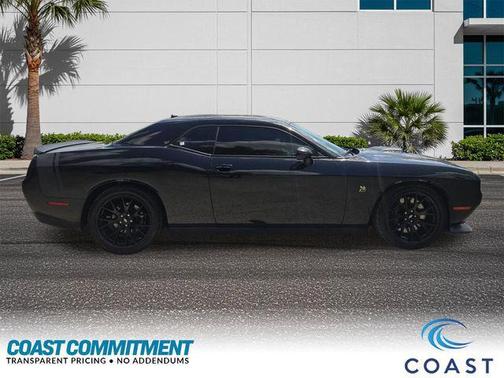 Pitch Black Clearcoat 2017 Dodge Challenger R/T Scat Pack