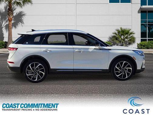 PRISTINE WHITE MET 3C 2024 Lincoln Corsair Reserve
