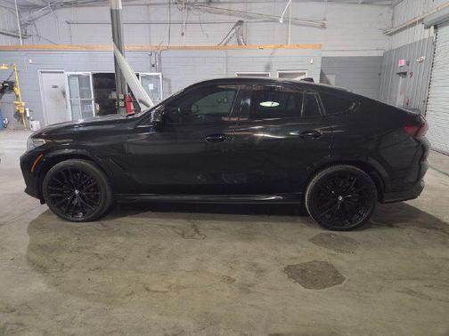 Black Sapphire Metallic 2021 BMW X6 M50i