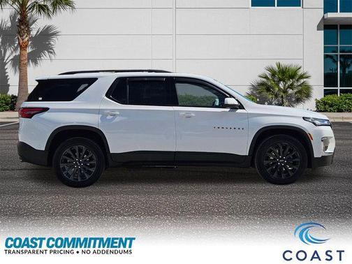 Summit White 2024 Chevrolet Traverse RS