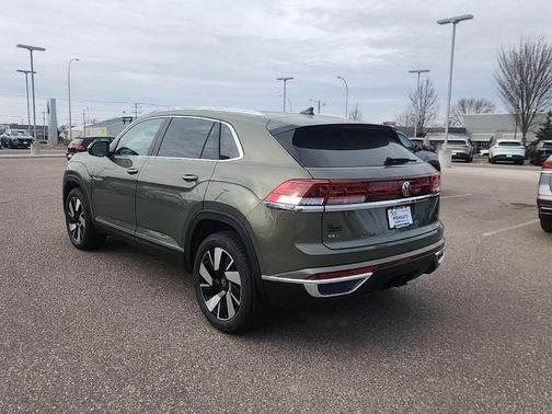 Green 2026 Volkswagen Atlas Cross Sport 2.0T SEL