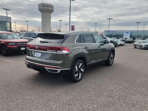Green 2026 Volkswagen Atlas Cross Sport 2.0T SEL