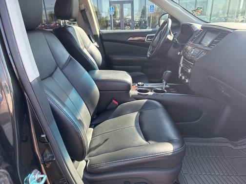 2015 Nissan Pathfinder SL