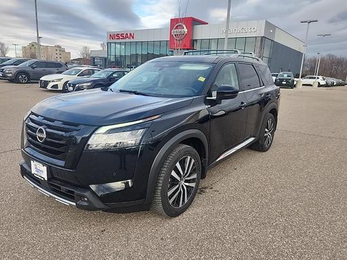 2023 Nissan Pathfinder Platinum 4WD
