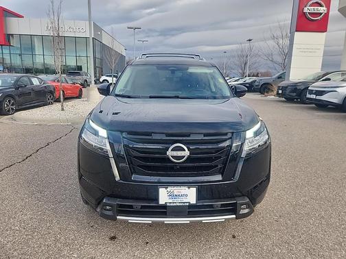 2023 Nissan Pathfinder Platinum 4WD