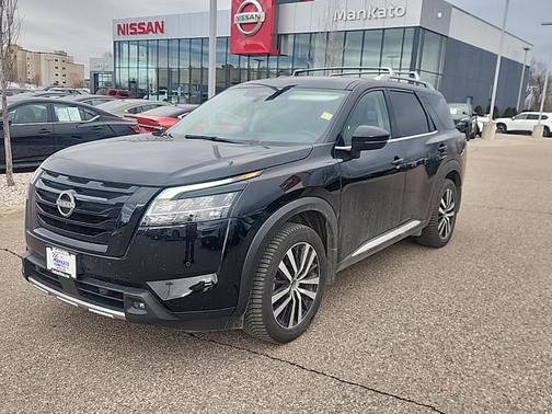 2023 Nissan Pathfinder Platinum 4WD