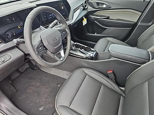 Green 2026 Chevrolet Trax FWD ACTIV