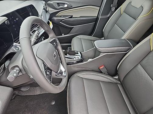 Green 2026 Chevrolet Trax FWD ACTIV