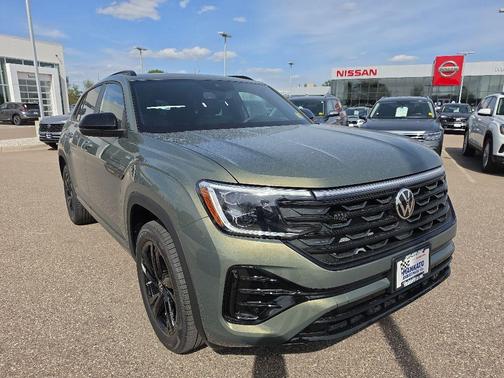 Green 2026 Volkswagen Atlas Cross Sport 2.0T SEL