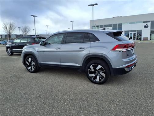 2024 Volkswagen Atlas Cross Sport 2.0T SE w/Technology 4MOTION