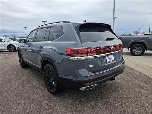 2025 Volkswagen Atlas 2.0T SE w/Technology 4MOTION