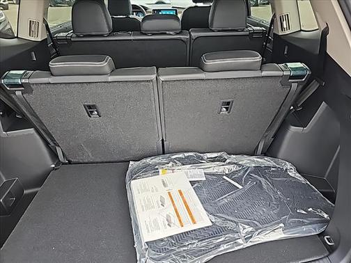 2025 Volkswagen Atlas 2.0T SE w/Technology 4MOTION
