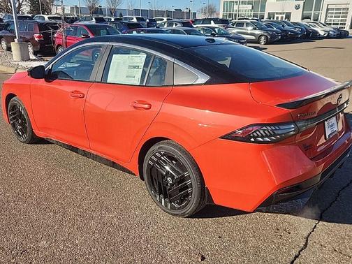 Energetic Ember/Super Blk 2026 Nissan Sentra SR