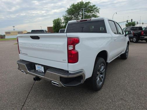 Summit White 2026 Chevrolet Silverado 1500 LT