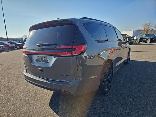 2025 Chrysler Pacifica Limited