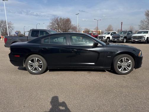 Pitch Black 2013 Dodge Charger R/T